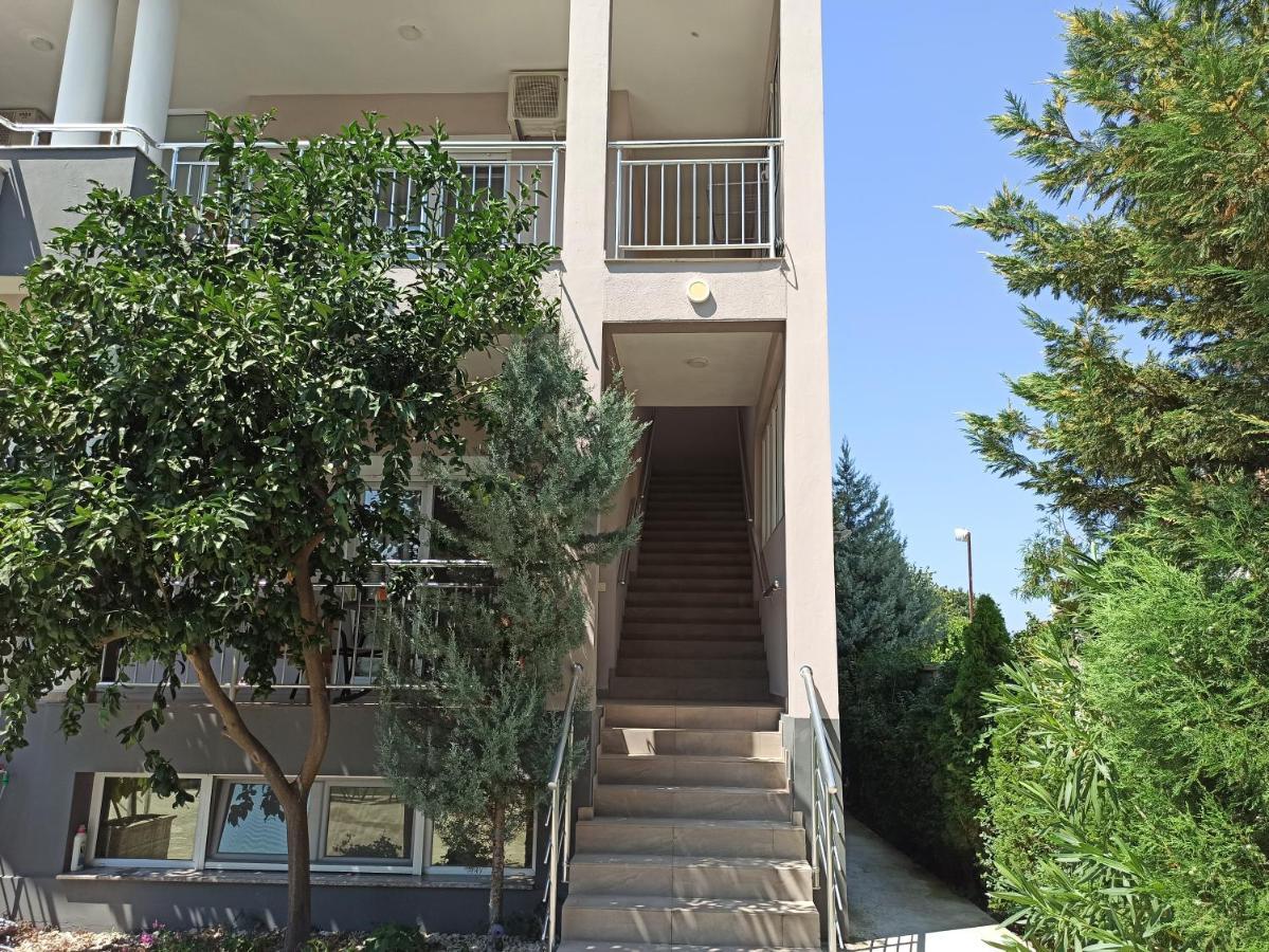 Apartment'S Meti Ulcinj Exterior photo